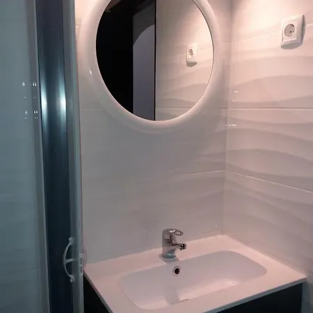 Albatros, Delta Muga Apartment